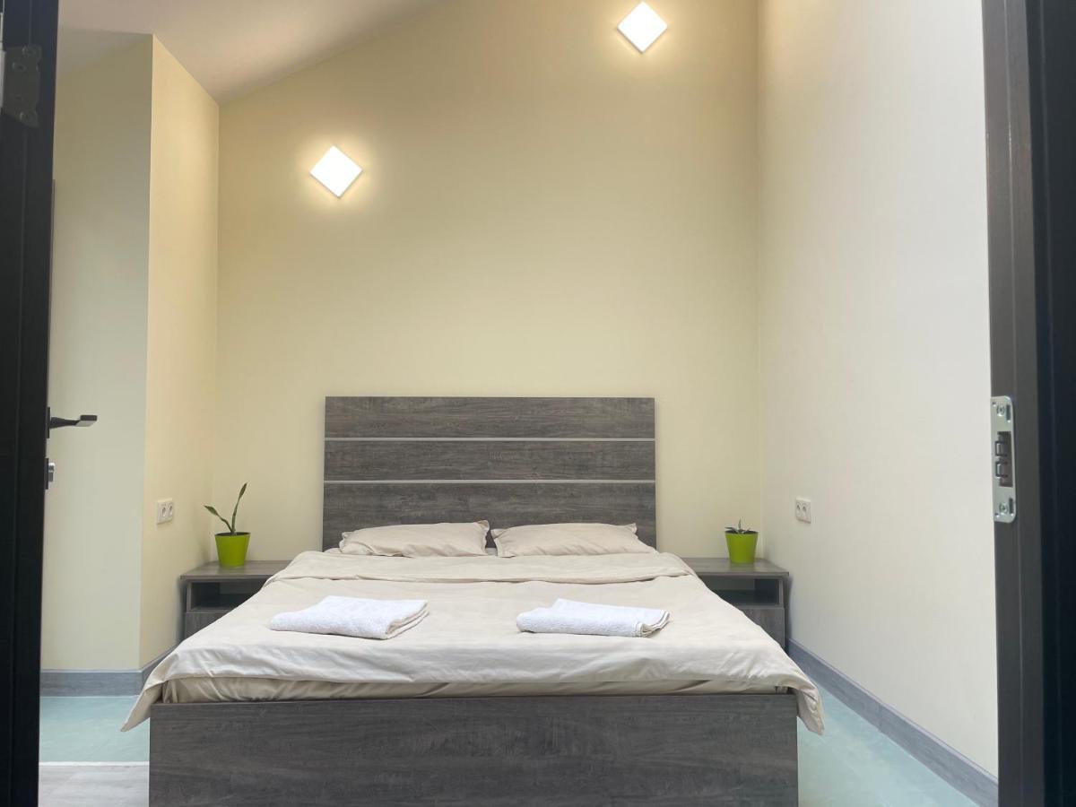 Art Hotel Єреван Екстер'єр фото